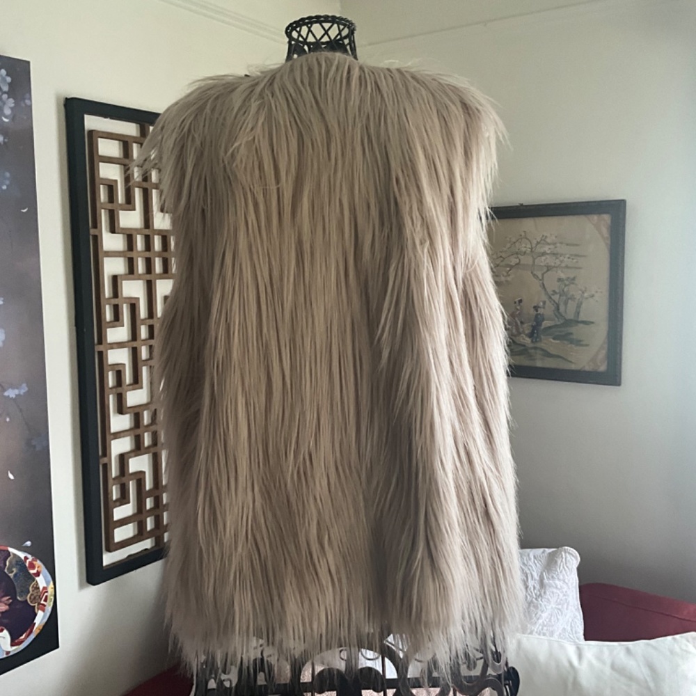 **FALL SALE** BCBG Faux Fur Vest - Picture 2 of 6